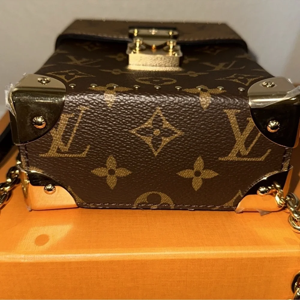 Louis Vuitton Camera Box Purse - Picture 8 of 11